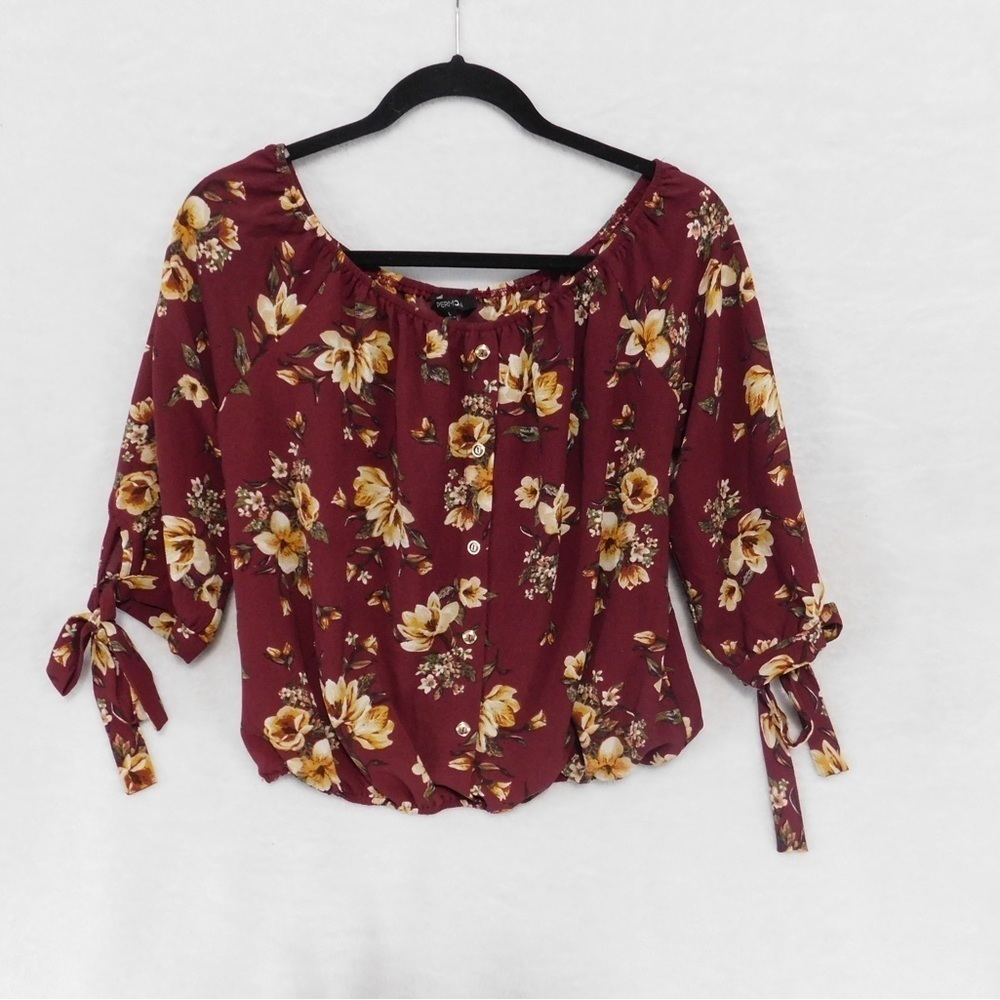 Floral off the shoulder‎ top